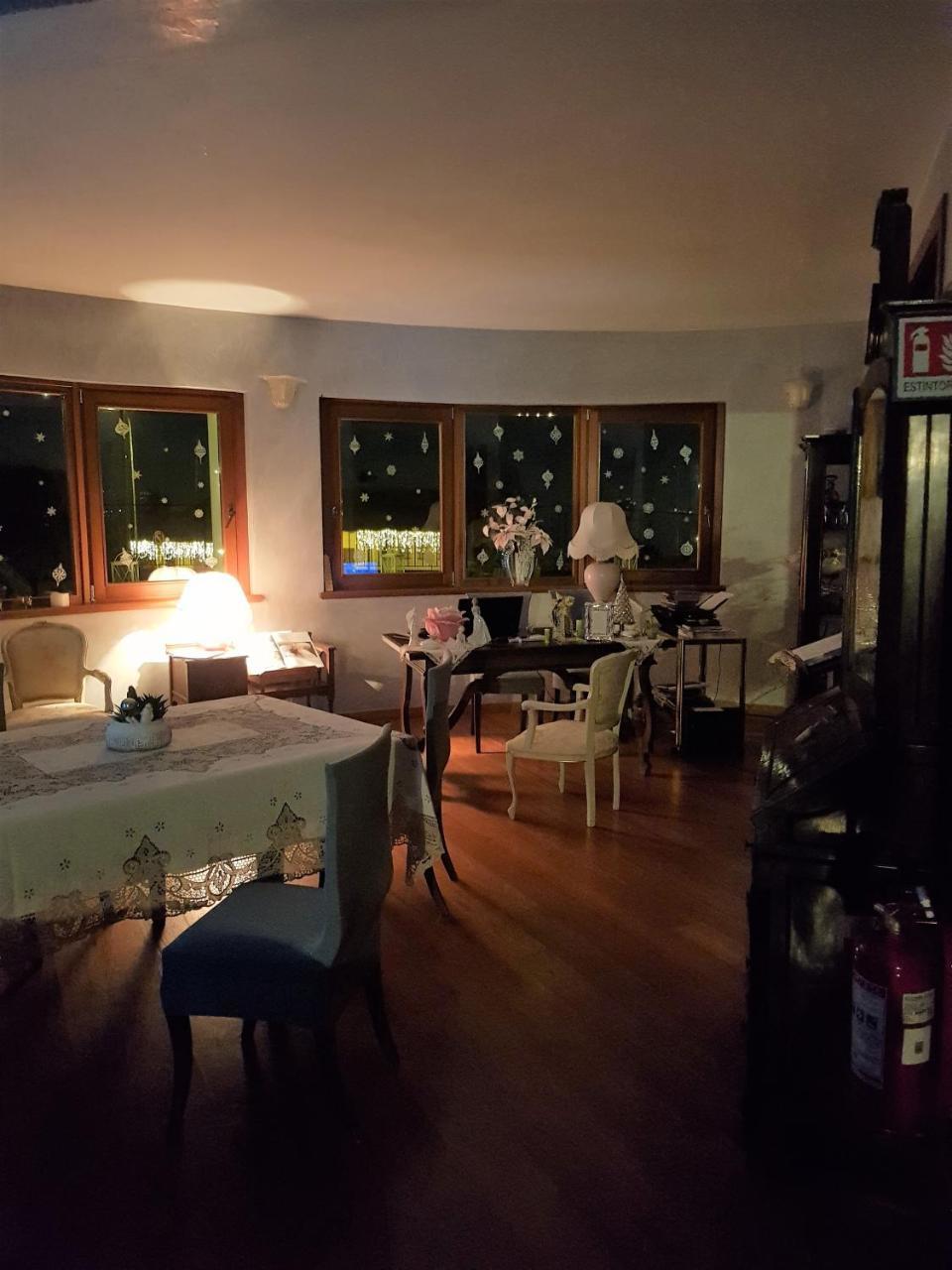 Il Sasso Bianco Bed & Breakfast Comerio ภายนอก รูปภาพ